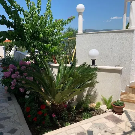 Apartament Rose 3 *